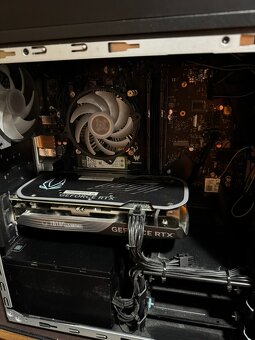 Acer Predator Orion 3000 P03-650 – i7-13700F / RTX 4060 Ti / - 10
