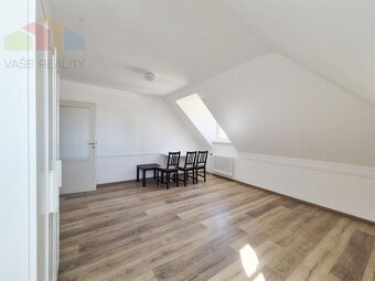 Na prenájom nádherný a štýlový 4-izbový byt, Klariská ulica, - 10