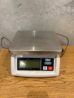 Odstupim zariadenie kaviarne - 10