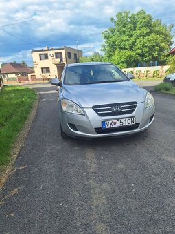 Predám kia ceed 1.6 crdi rok 2008 - 10