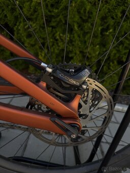 Elektrobicykel Trek Fuel EXe 9.7 Matte Pennyflake - 10