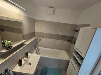 krásny slnečný 2 izbový byt v novostavbe - 10