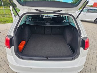 VW Golf Combi 2.0 TDI, 110 kW, MANUÁL - 10