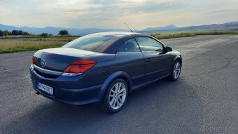 Opel Astra TwinTop Cabrio - 10