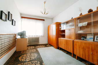 Dom v obci Divín s výhľadom na hrad, znížená cena - 10