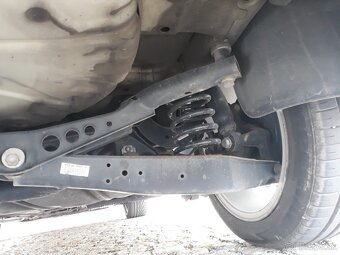 VW TOURAN CROSS 1.6 TDI, automat (STK do jula 2027) - 10