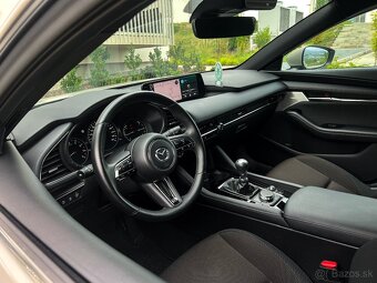 Mazda 3 2.5 e-Skyactiv G140 mHEV Takumi, V záruke,20000km - 10