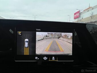 Mercedes Benz GLA180 A/T - 10