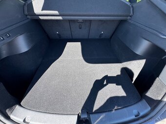 Tesla Model Y Standard Range Tažné 2023 87k km SoH 96% - 10