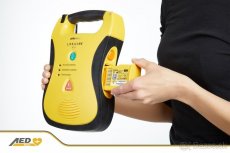 Automatický externý defibrilátor - AED line, NOVÝ - 10