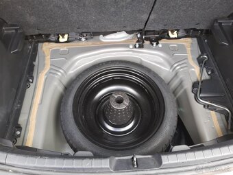 Spoľahlivé a úsporné mestské auto na predaj - 10