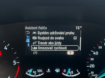 Ford Focus Kombi 1.5 TDCi EcoBlue Titanium X - 10