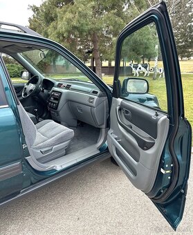 Honda CR-V 2.0i 16V 94kw manuál 4x4 • dovoz IT • - 10