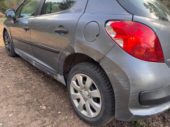 Peugeot 207 - 10
