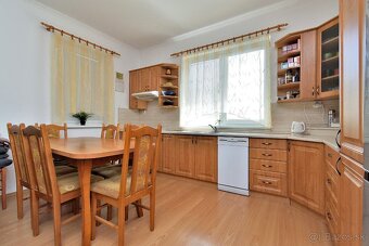 Priestranný 3 izbový dom s dvojgarážou, Kráľovičove Kračany - 10