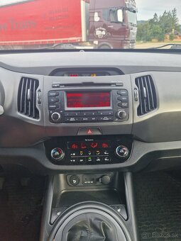 Kia Sportage 2.0 crdi 4x4 - 10