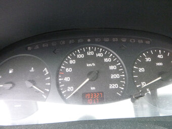 Renault megane 1,4i 1997 - 10