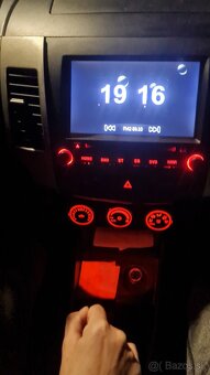 Mitsubishi outlander 2.0 tdi 4x4 suv BSY 103kw 7 miestne - 10