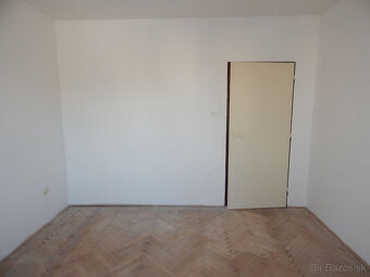 SPEKTRUM REALITY- Na Predaj 2.5 -izbový byt, 56 m2, okres Pr - 10