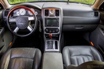 Chrysler 300 C 5.7L V8 - 10
