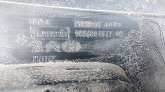 Proace Traveller Jumpy Vivaro Sprinter - Zadny roh naraznik - 10