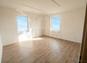 4-IZBOVÝ RODINNÝ DOM | 244 000 € - 10