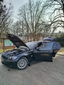 BMW 318d kombi E91, panoramatická strecha. - 10
