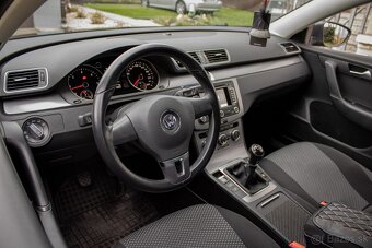 Volkswagen Passat Variant 1.6 TDI BMT Comfortline - 10