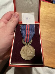 Vojenske odznaky 17 (Medajle) - 10