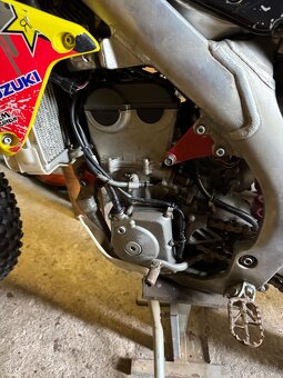 Suzuki RMZ 450 - 10
