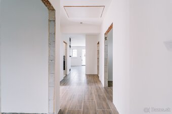 RODINNÝ DOM 3,5 izbový BUNGALOV v obci Geča, Košice- okolie - 10