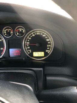 Passat b5.5 1.9 TDI 96kW 6q 2002 AVF Highline Combi - 10