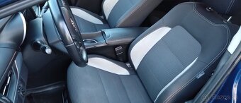 Toyota Avensis 1.8 Valvematic Active - 10