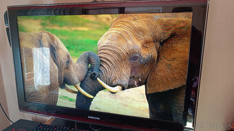 2x Samsung 40" LCD TV - 10
