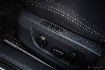 Superb 3 Combi 2.0 TDI DSG Style, Webasto, Kessy, Bixenón - 10