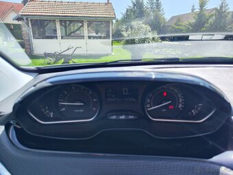 Peugeot 208- 1.2 benzín 60kw.. - 10