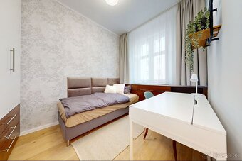 Elegantný, zrekonštruovaný veľkometrážny byt v centre Bratis - 10