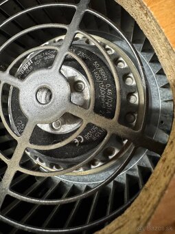 Ventilátor / kompresor s napájacím zdrojom a LED pásikmi - 10