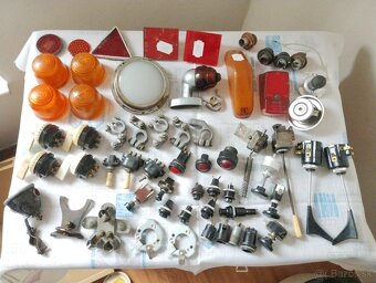 Predám zmes náhradných dielov na veteránske vozidlá ŠKODA - 10