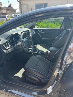 Kia Ceed 1,5 T-GDI 160PS M6 GOLD 10/2023 - 10
