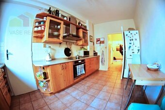 Na prenájom veľký 3,5 izbový byt s balkónom + KK, 118 m², ul - 10