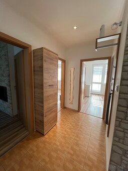 Prenájom 3 izbový byt s balkónom - 10