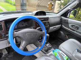 Mitsubishi Pajero Sport - 10
