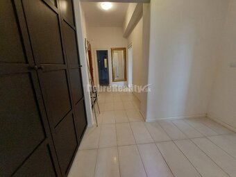 PRENÁJOM: VEĽKOMETRÁŽNY 2 IZBOVÝ BYT S 2 LOGGIAMI, CENTRUM - 10