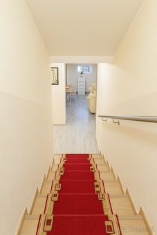 Luxusný 7-izbový dom po rekonštrukcii – Veľký Meder - 10