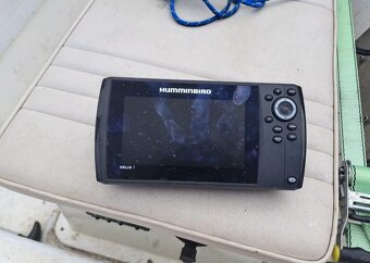 Motorový čln s prívesným vozíkom - 10