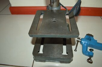 predam - stolova vrtacka EKA - 10