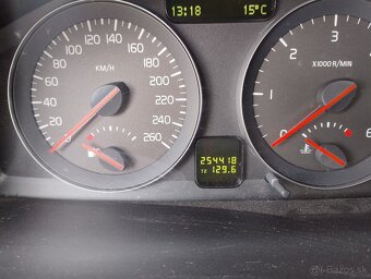 Volvo C30 D2 Kinetic, 84 kW, 6-st. manuál - 10