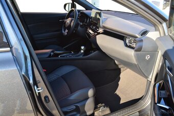 Toyota C-HR 2.0i Hybrid Style - 10