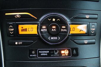 Toyota Auris 1,6i VVTI Valvematic - 10
